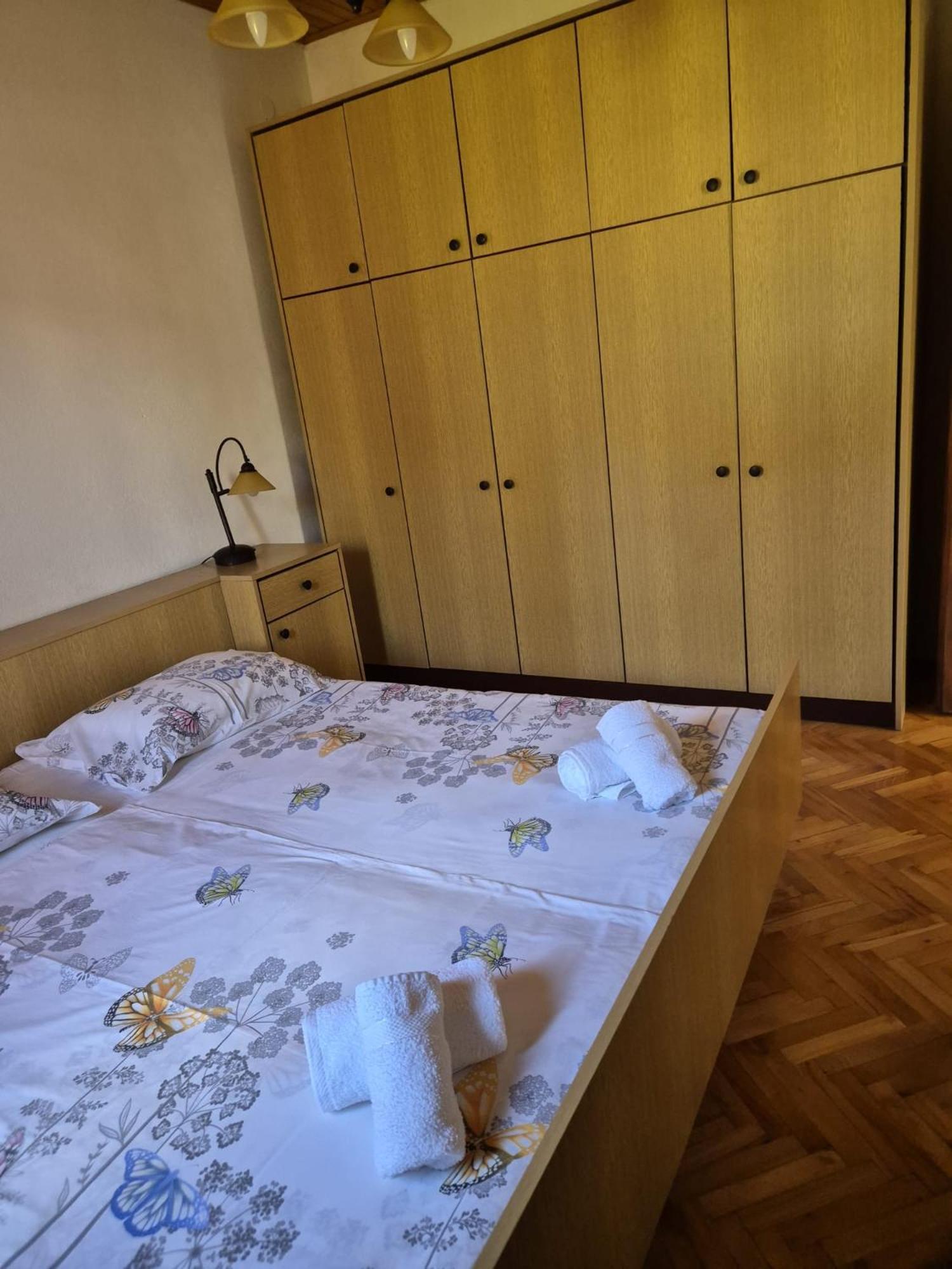 Apartmani Ino Škrip Exteriér fotografie