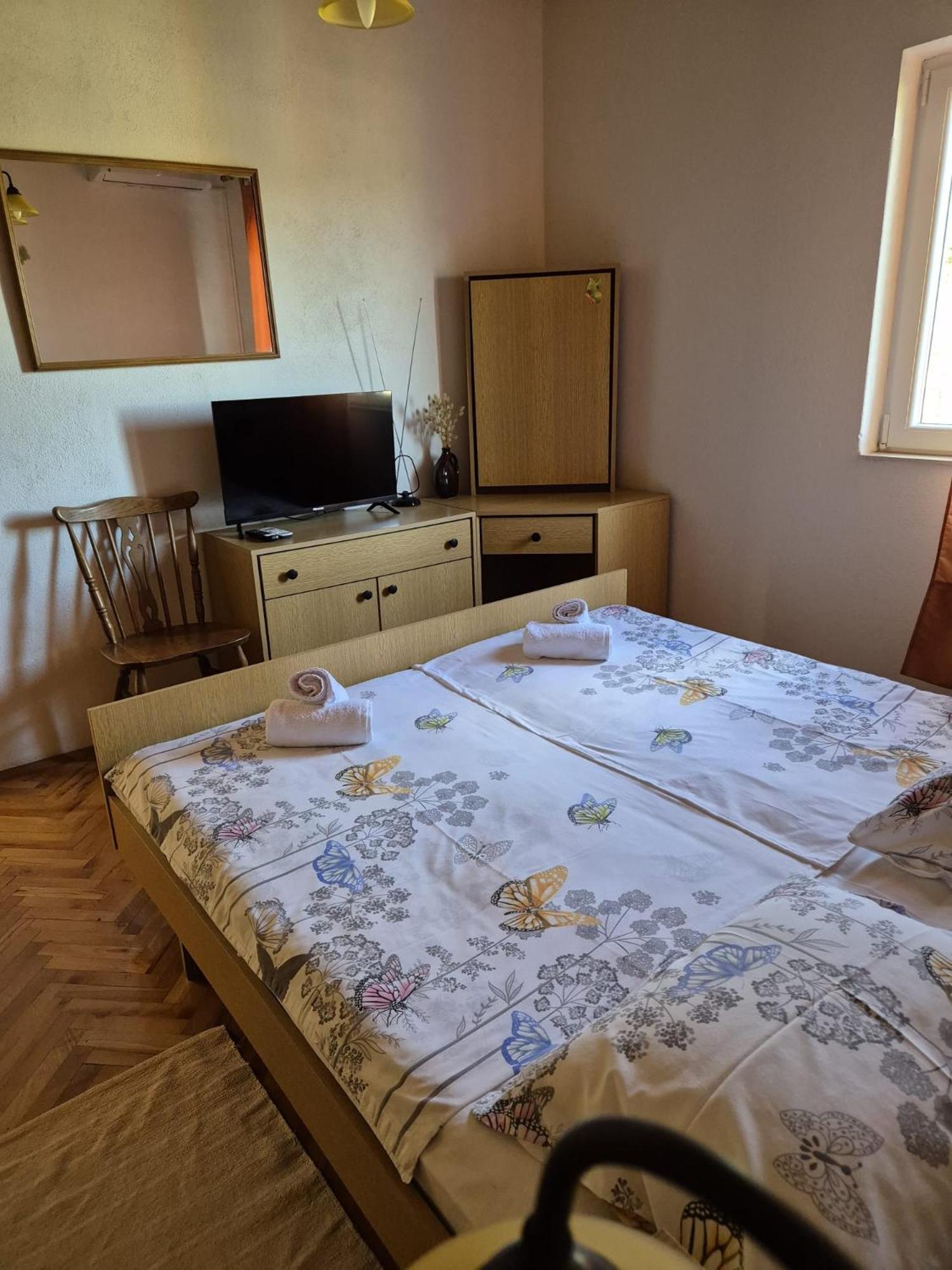 Apartmani Ino Škrip Exteriér fotografie